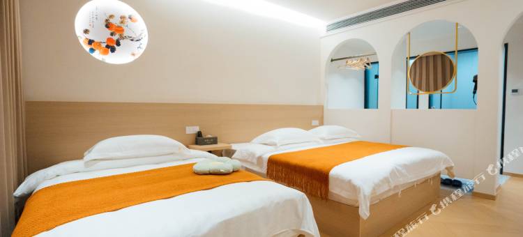 天堂寨甜艳小筑图片