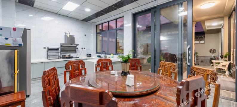 和谐轻奢温泉民宿图片