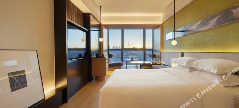 君城·设计师酒店(湛江高铁北站鼎盛广场店)图片