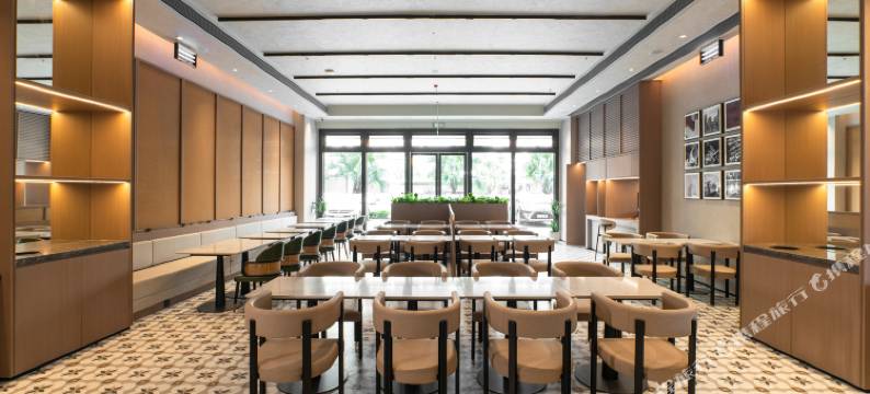 照花台S酒店(清晖园顺峰山公园店)图片