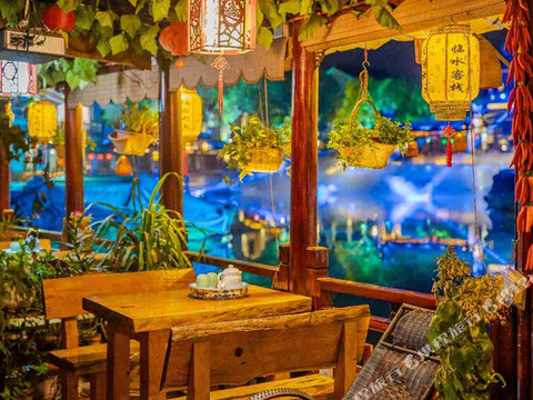 周庄渔家灯火临水客栈