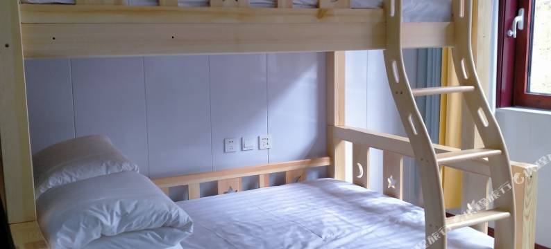 迎客松民宿(驼梁风景区店)图片