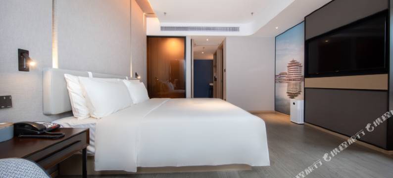 武汉大学八一路亚朵酒店图片