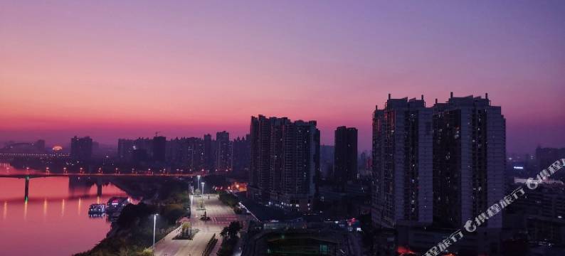 半夜SanGeng公寓(民生路步行街1号分店)图片