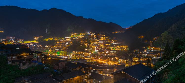 怡景·半山观景美宿(西江千户苗寨六号风雨桥店)图片