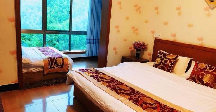 安吉郎里廊山庄