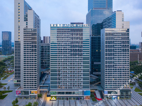 广州南站万科中心亚朵酒店