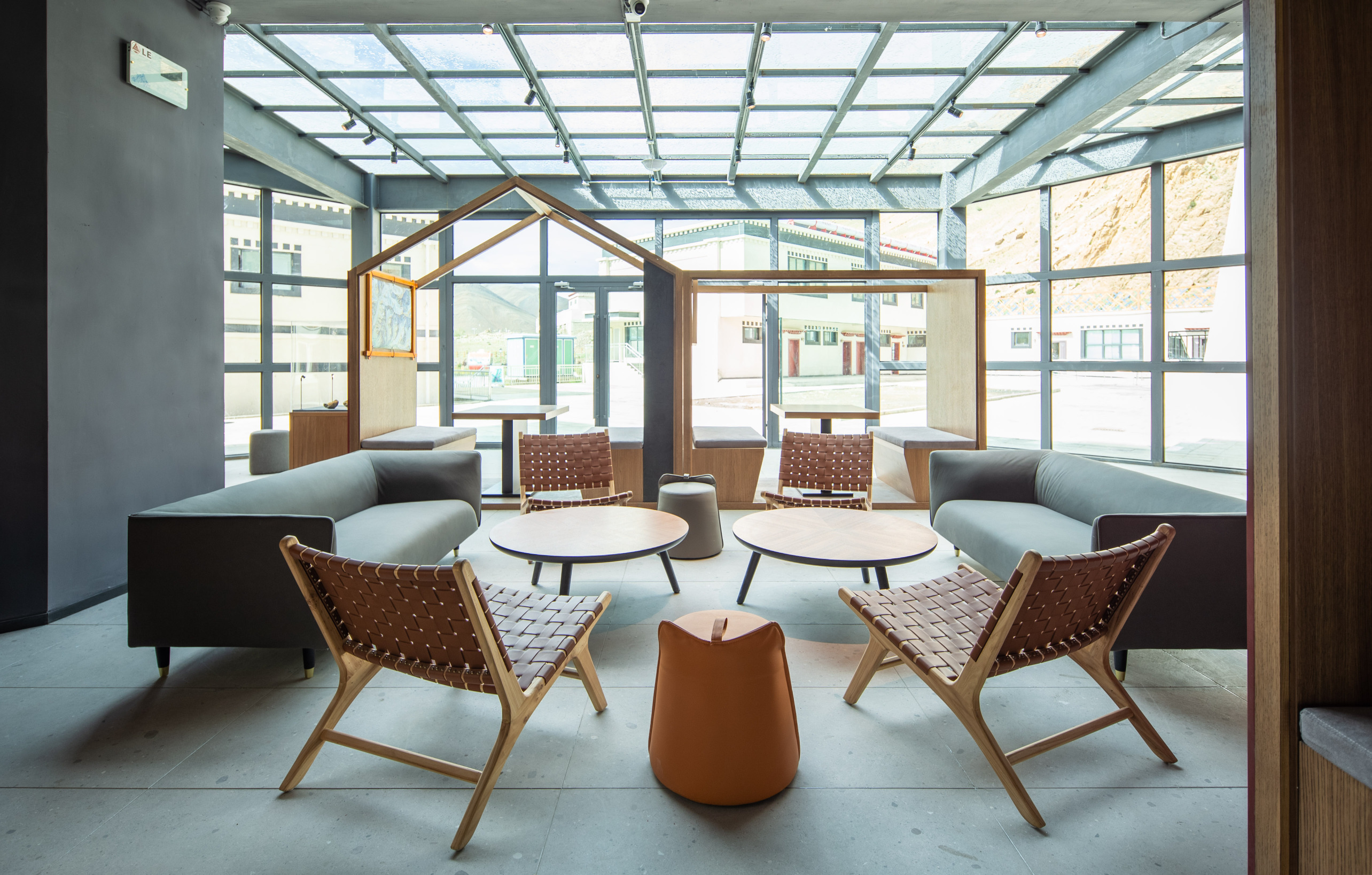 Pingcuo kangsang Everest base camp oxygen rich HotelHotel Overview