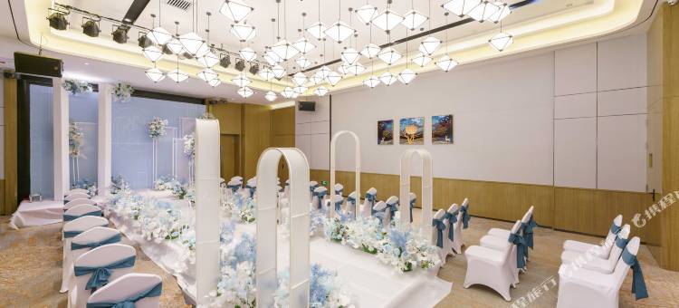 丽斯顿国际酒店(乌鲁木齐高铁站万达店)图片