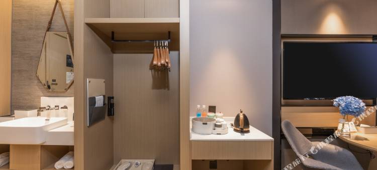 无锡火车站春申路亚朵酒店图片