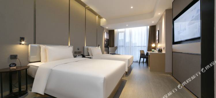 张家界永定区天门山索道站亚朵酒店图片