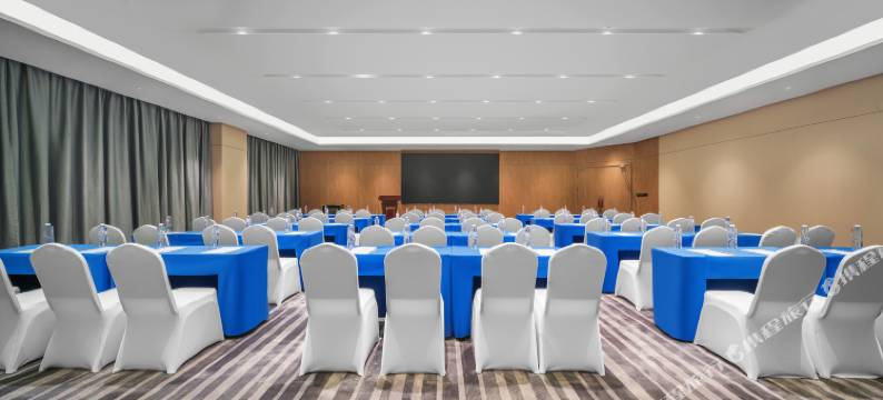 鸿安国际酒店(百色右江区高铁站店)图片