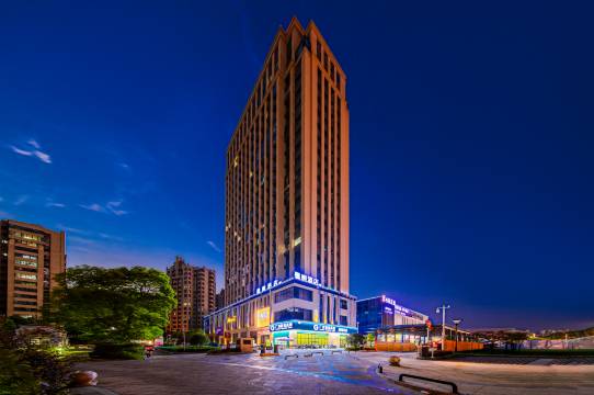 心馨暴熊电竞酒店