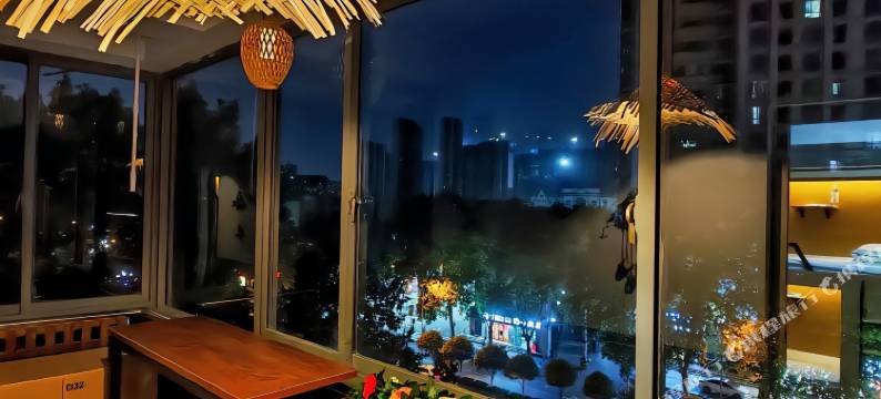 凌晨两点半·青年旅舍(太白南路地铁店)图片