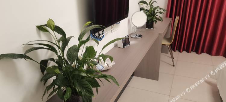 OYO新郑莱湾宾馆(河南工程学院店)图片