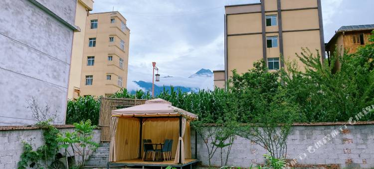 海螺沟澜山小院客栈图片