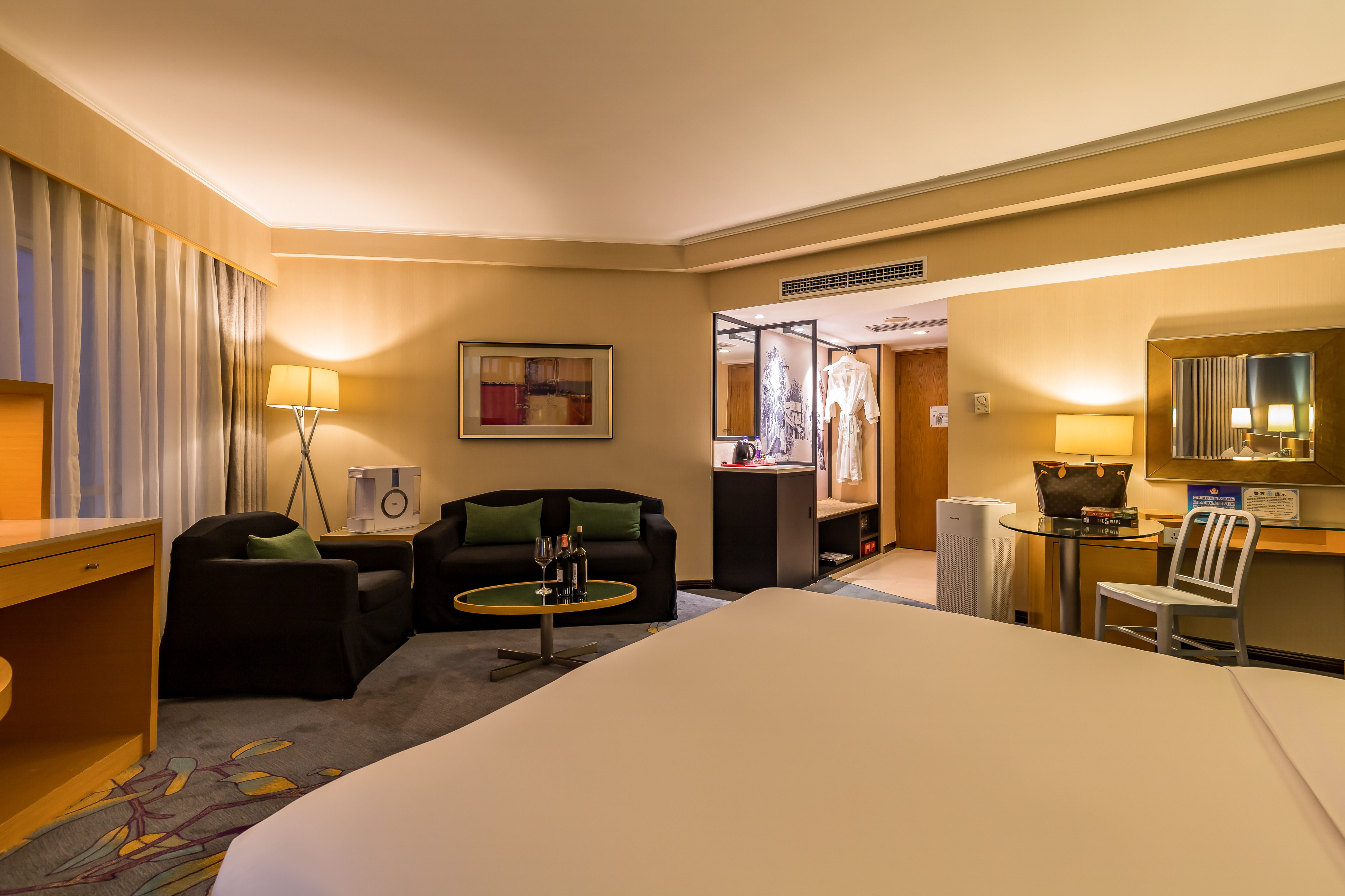 Beijing New World Centre Tongpai HotelOver view