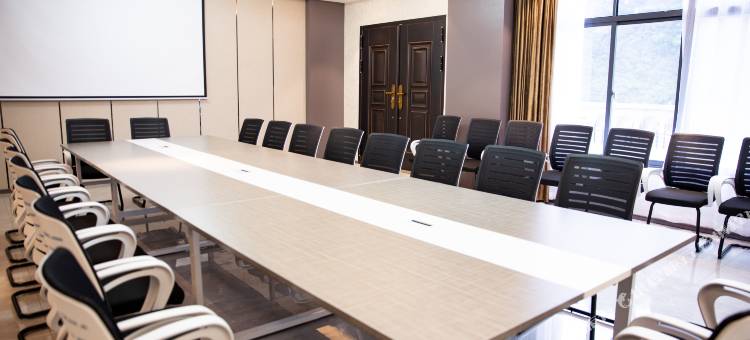 镇巴艾尚酒店图片