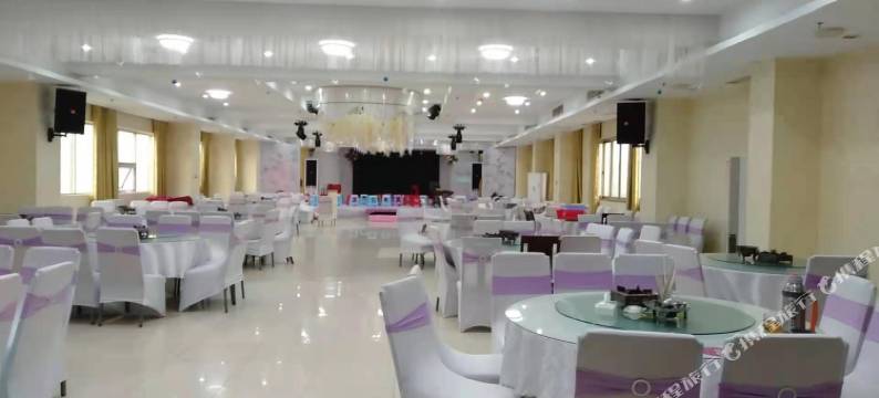 石首荷木大酒店图片