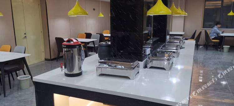 如家睿柏·云酒店(驻马店火车站雪松大道店)图片