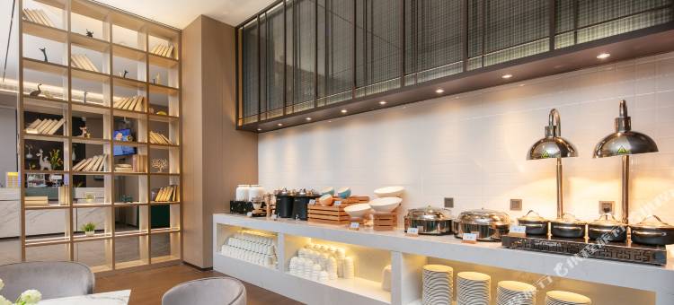 柏曼酒店(长沙万家丽广场地铁站扬帆夜市店)图片