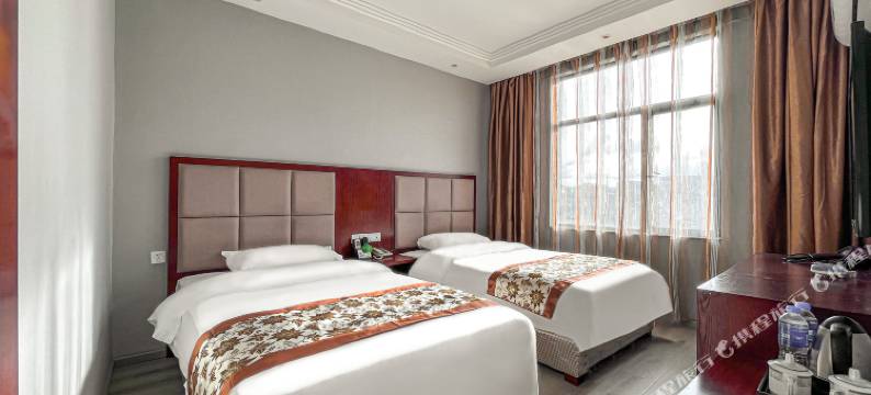 镇宁华运大酒店(黄果树大道店)图片