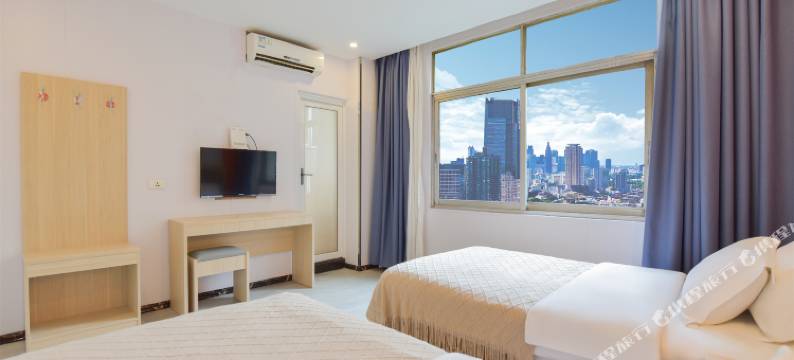 阿哆娜假日酒店(袁家岗地铁站重医医科大学附属一院店)图片