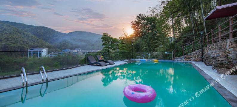 安吉易成·云上草原山野度假民宿图片