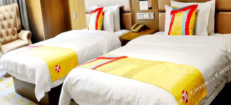 派酒店(凤台党校新天地商业广场店)图片