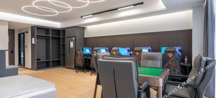 爱电竞酒店(南充站西华师范大学华凤校区店)图片