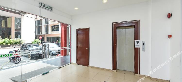 OAK联排别墅酒店MRC马六甲拉雅(Townhouse Oak Hotel Mrc Melaka Raya)图片