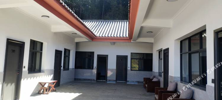 宁蒗良栖亭园图片