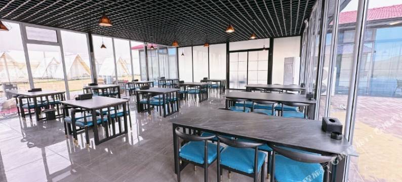 沙漠之舟露营地图片