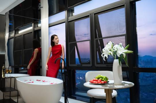 Sky·云际51高空江景度假酒店(重庆奥体中心龙湖时代天街店)图片