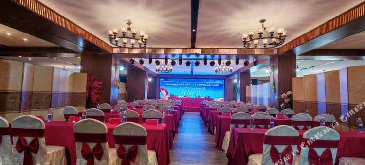 囊谦胜地酒店图片