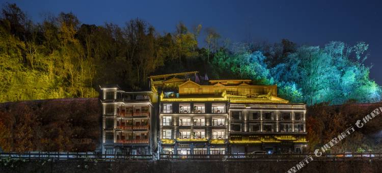 凤凰壹家壹墅·高端江景民宿(凤凰古城店)图片