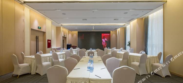 遂宁船山高铁站亚朵酒店图片