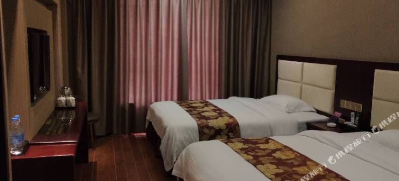 普格螺髻山秋安酒店图片