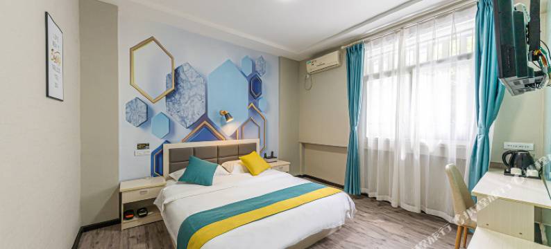 顺华商务酒店(宜昌万达店)图片