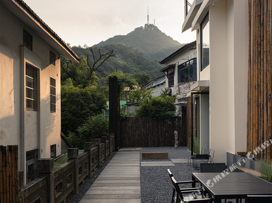 杭州林影夜归美宿(西湖灵隐寺店)