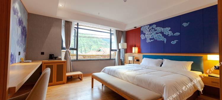 炉霍霍尔文化主题酒店图片