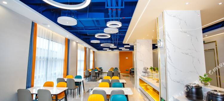 虔美·卡卡动漫酒店(龙南体育中心店)图片