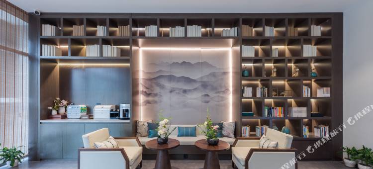 云上四季尚品酒店(昆明高新区海源财富中心店)图片