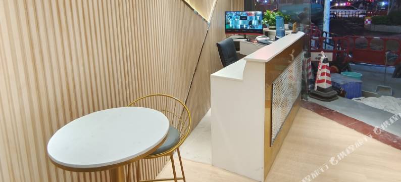 伊拉客酒店(园洲信鸿广场店)图片