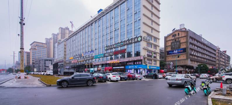 悦芙轻奢酒店(世界之窗土桥地铁站店)图片