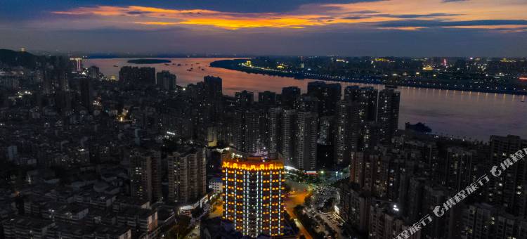 维也纳酒店(鄂州滨江吾悦广场店)图片