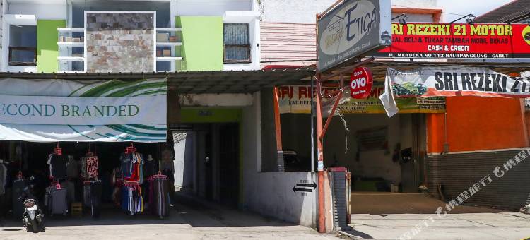 O 加鲁特酒店靠近塔罗贡广场(原维斯玛埃提加)(RedDoorz at Merdeka Street Garut)图片