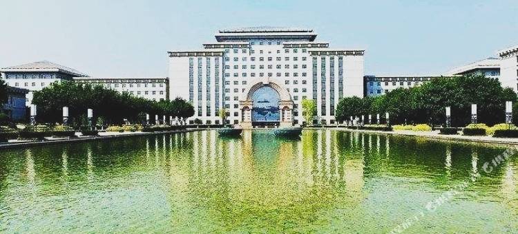 蒙自四叶草酒店(南湖公园新天地步行街店)图片