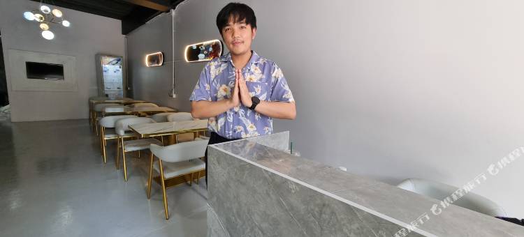 PhromPhong-遇见太空舱(Met A Space Pod @Phrom Phong)图片