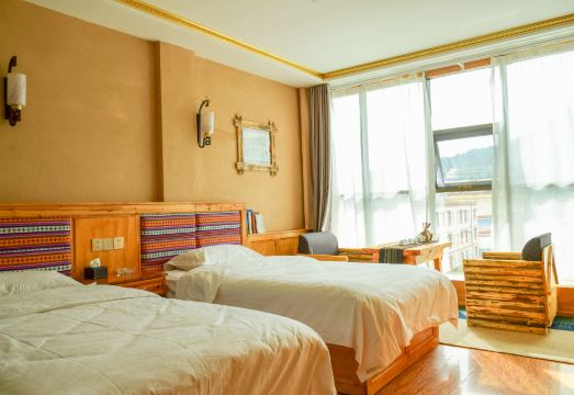 Zhuoni Mountain Ancient Homestay Hotel Overview